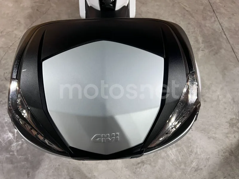 Honda VFR800F - Vista 14