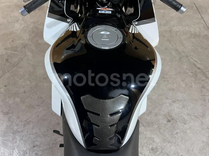 Honda VFR800F - Vista 19