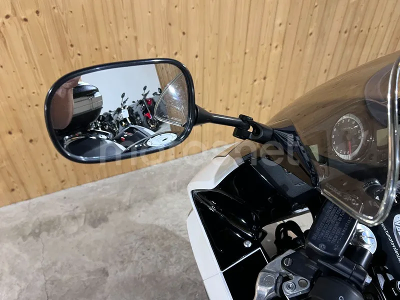 Honda VFR800F - Vista 23