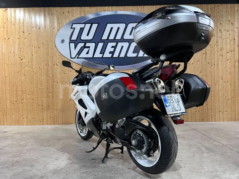 Honda VFR800F - Vista 4