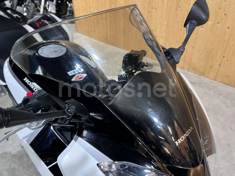 Honda VFR800F - Vista 31