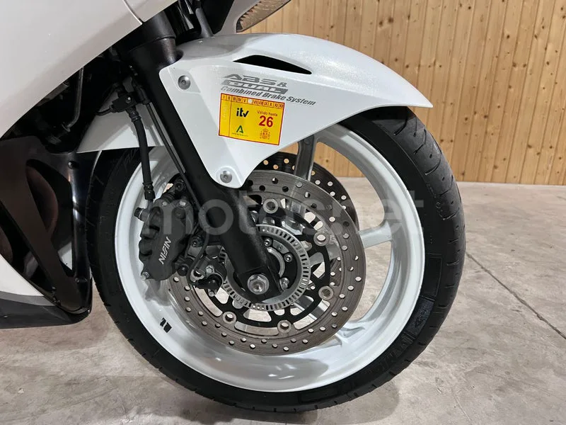 Honda VFR800F - Vista 36