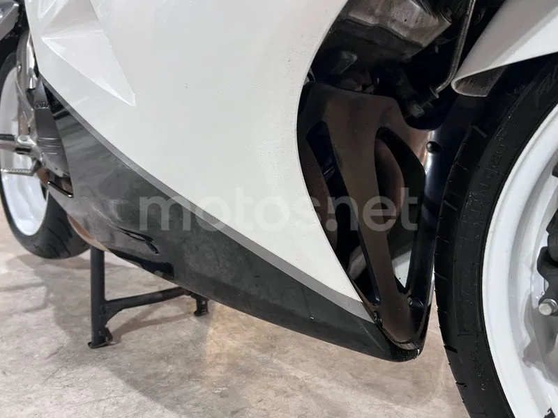 Honda VFR800F - Vista 38
