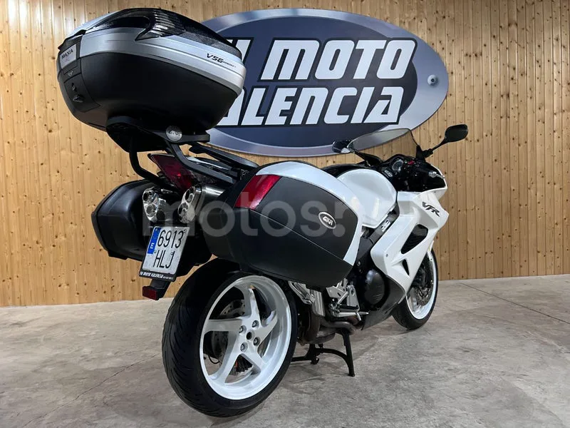 Honda VFR800F - Vista 5