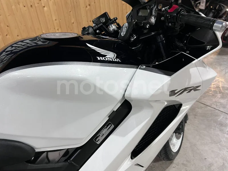 Honda VFR800F - Vista 47