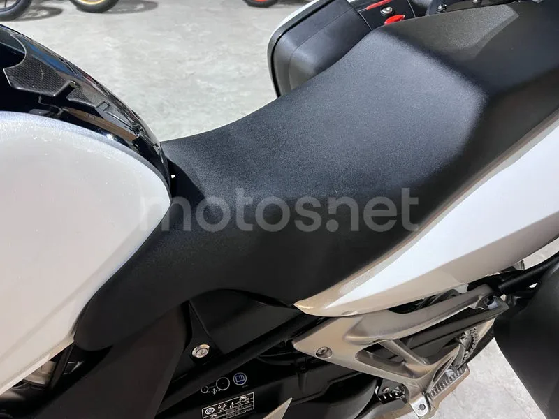 Honda VFR800F - Vista 65