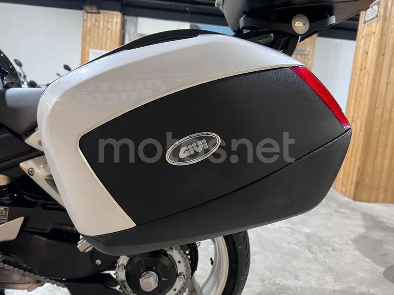Honda VFR800F - Vista 66