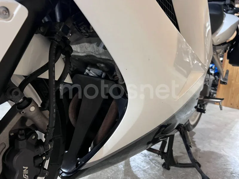 Honda VFR800F - Vista 83