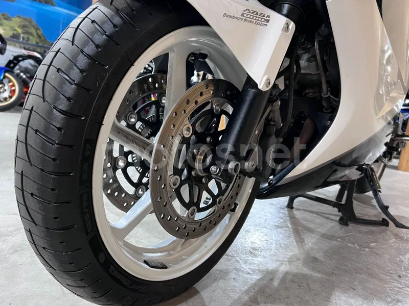 Honda VFR800F - Vista 86