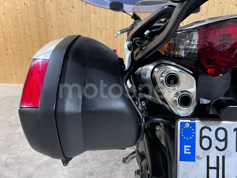Honda VFR800F - Vista 10