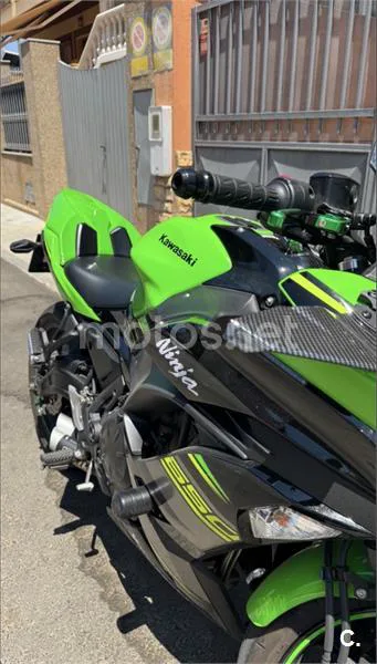 Kawasaki Ninja 650 - Vista 7