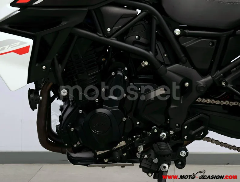 Benelli TRK 702 - Vista 10