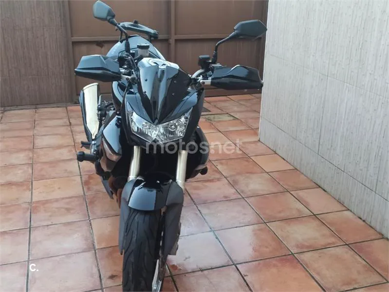 Kawasaki Z1000 - Vista 5