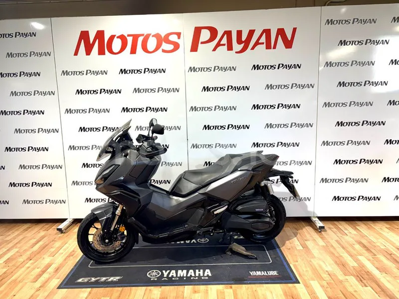 Honda ADV350 - Vista 6