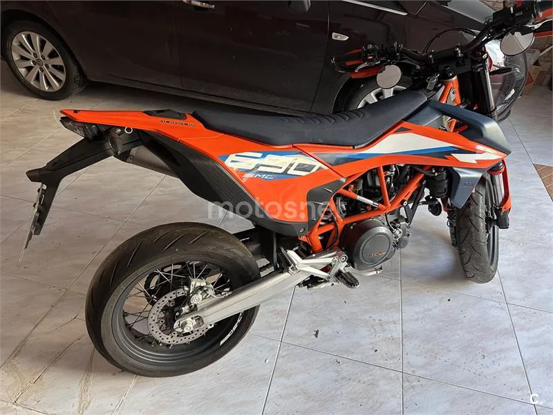 KTM 690 SMC R - Vista 7