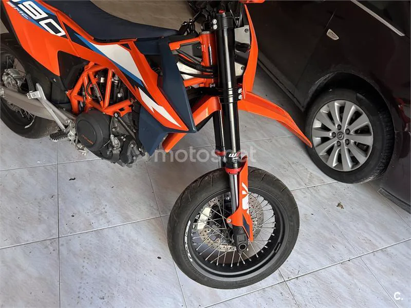 KTM 690 SMC R - Vista 8