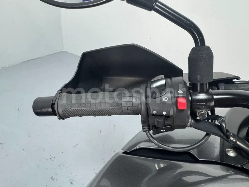 Suzuki V-Strom 650 - Vista 11