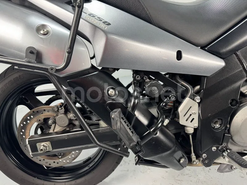 Suzuki V-Strom 650 - Vista 8