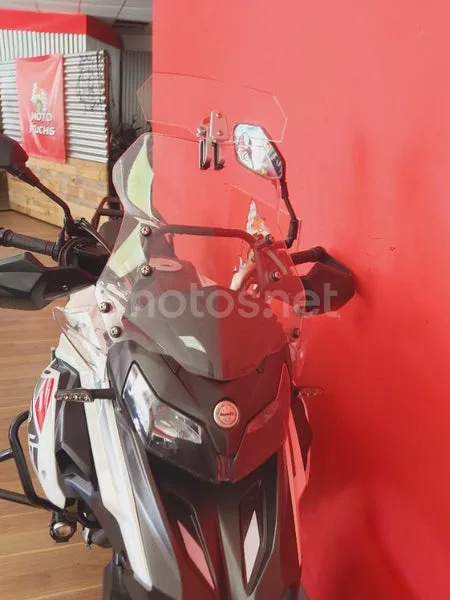 Benelli TRK 502 - Vista 15