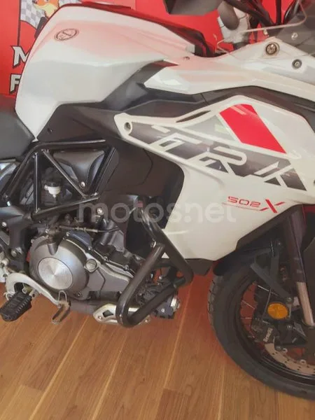 Benelli TRK 502 - Vista 16