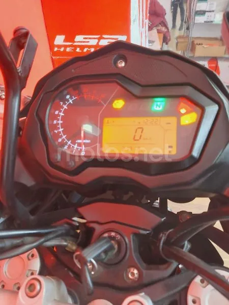 Benelli TRK 502 - Vista 10