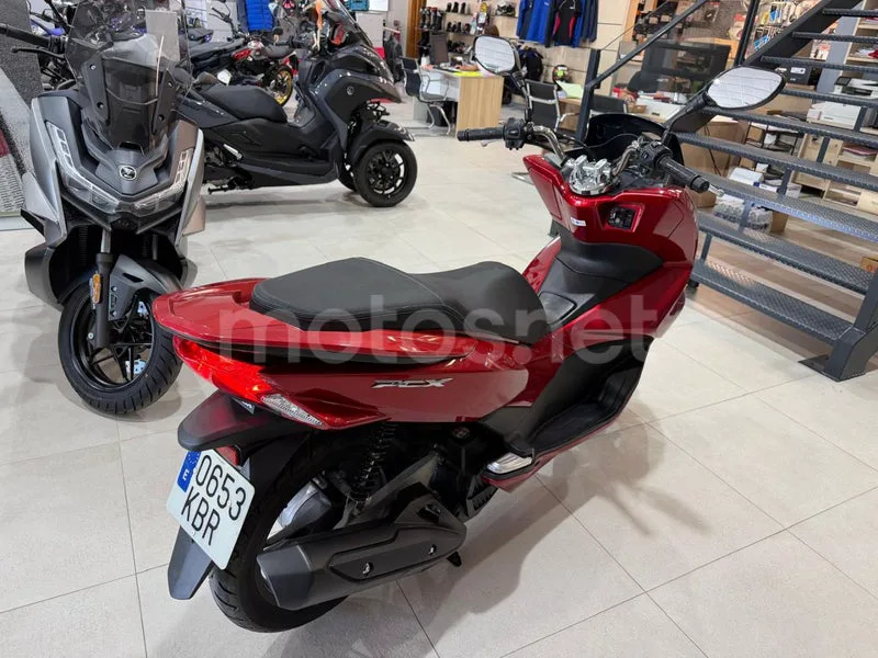 Honda PCX125 - Vista 6