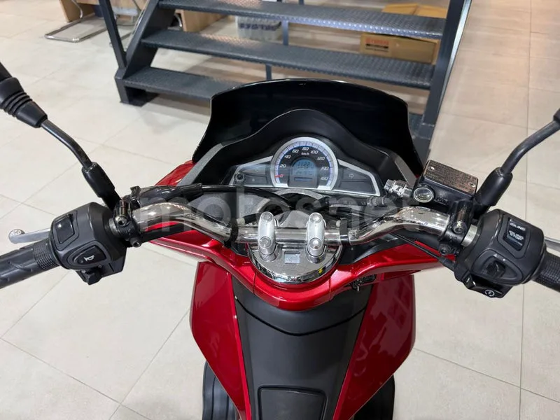 Honda PCX125 - Vista 8