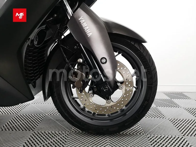 Yamaha XMAX 300 - Vista 12