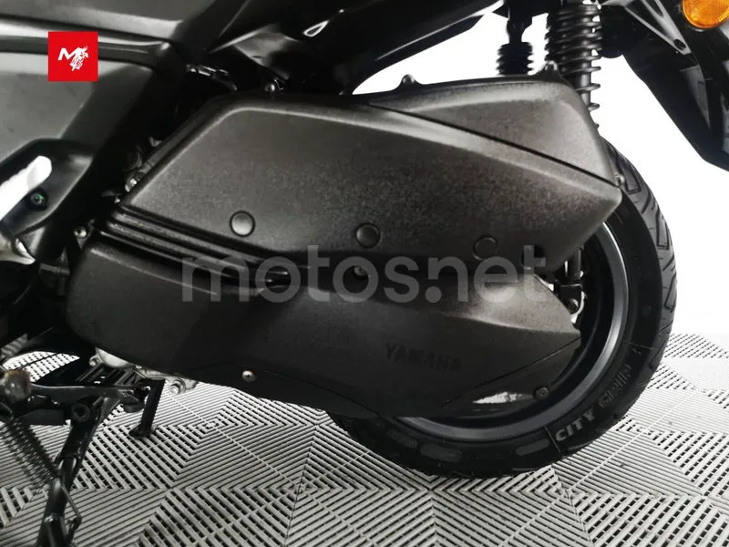 Yamaha XMAX 300 - Vista 20