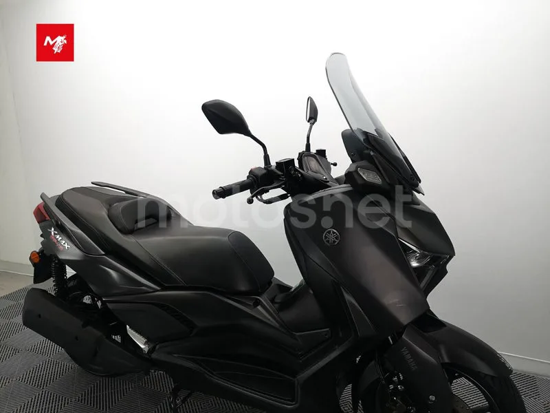 Yamaha XMAX 300 - Vista 3