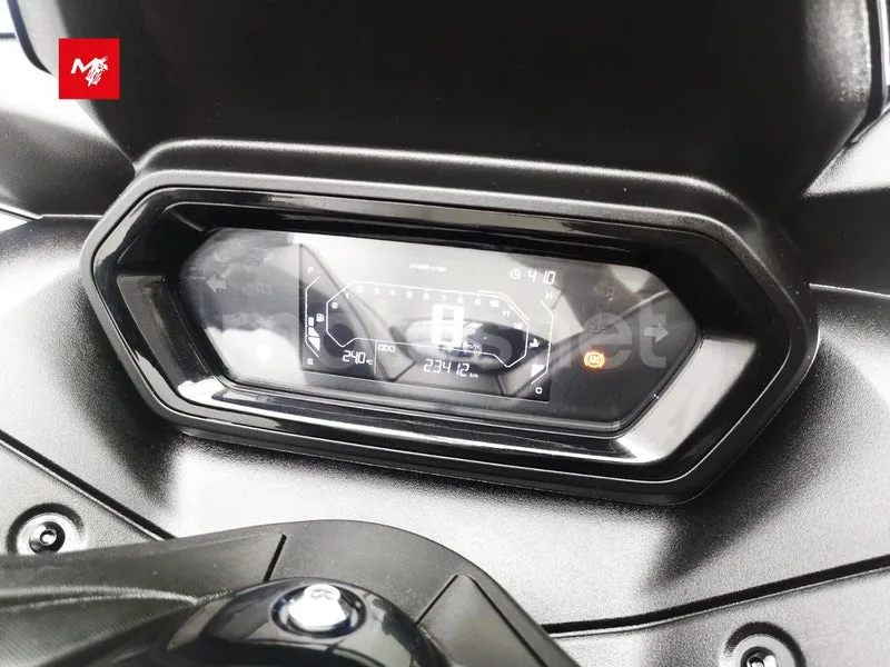 Yamaha XMAX 300 - Vista 9