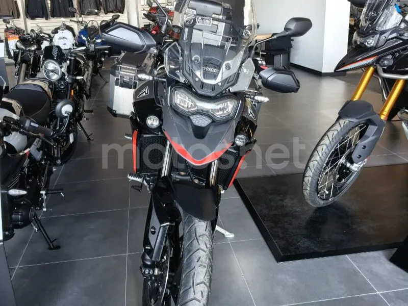 Triumph Tiger 900 - Vista 4