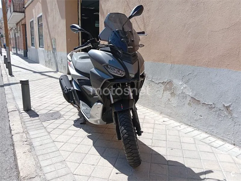 Aprilia SR GT 125 - Vista 3