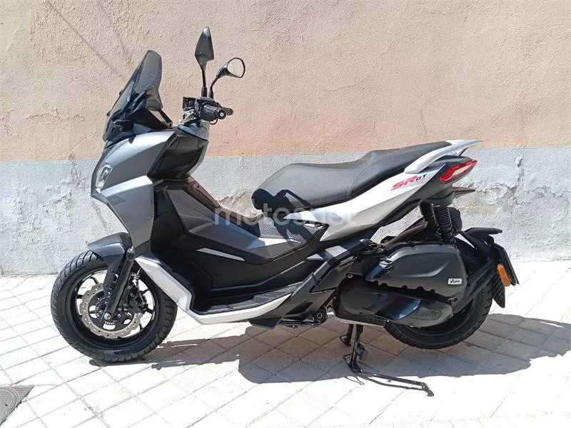 Aprilia SR GT 125 - Vista 4