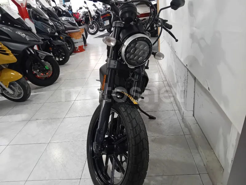 Ducati Scrambler - Vista 5