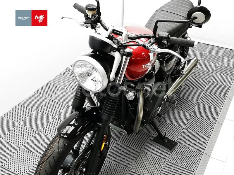 Triumph Street Twin - Vista 20