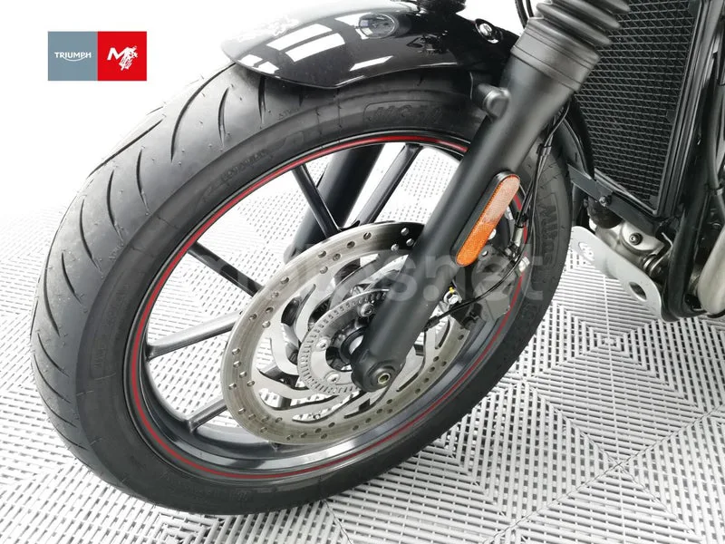 Triumph Street Twin - Vista 26