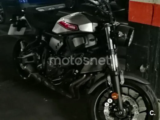 Yamaha XSR700 - Vista 4