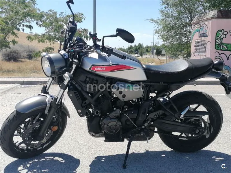 Yamaha XSR700 - Vista 8