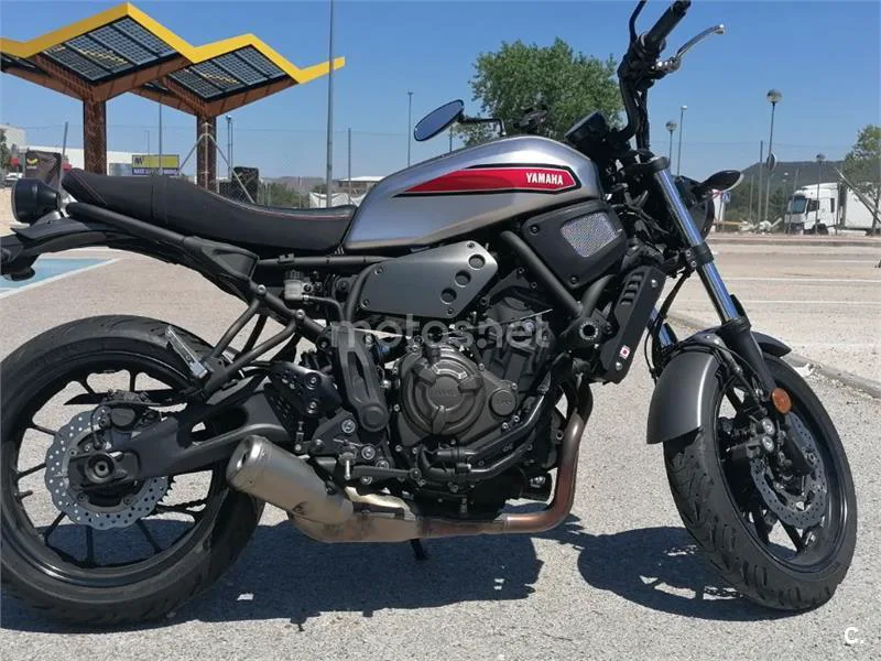Yamaha XSR700 - Vista 10