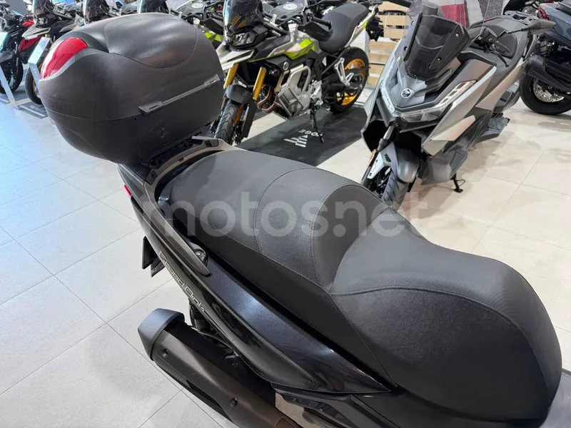 Kymco Grand Dink 125 - Vista 9