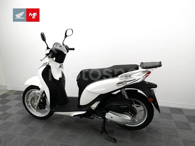 Honda SH125i - Vista 13