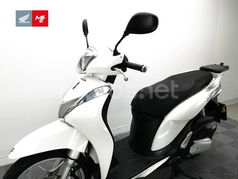 Honda SH125i - Vista 16