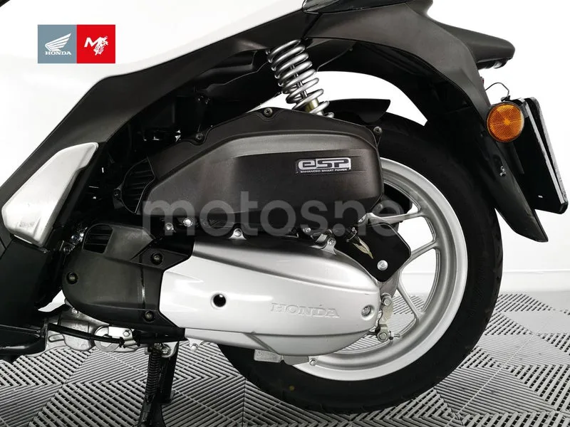 Honda SH125i - Vista 18