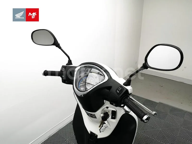 Honda SH125i - Vista 6