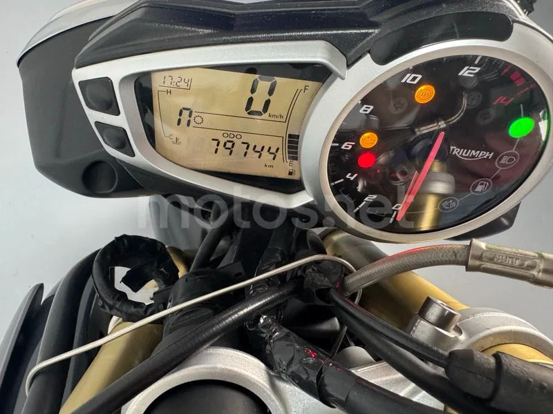 Triumph Street Triple - Vista 12