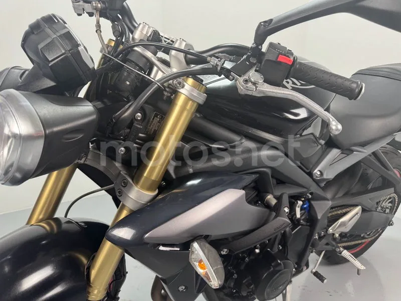 Triumph Street Triple - Vista 14