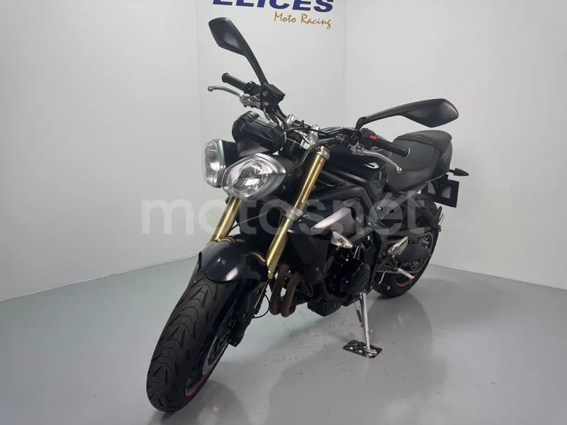 Triumph Street Triple - Vista 3