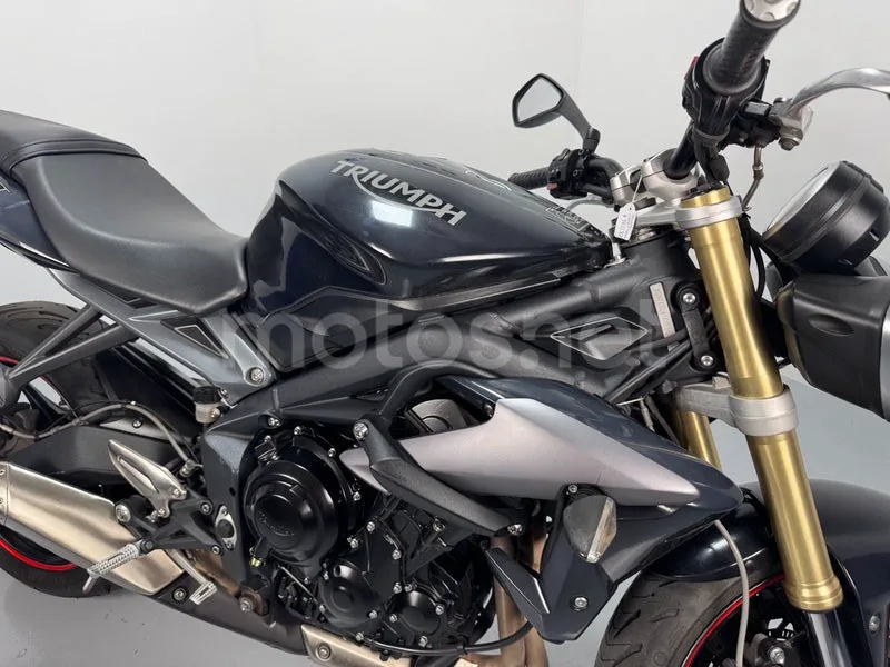 Triumph Street Triple - Vista 4