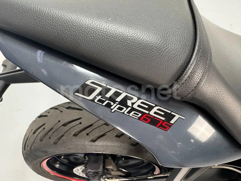 Triumph Street Triple - Vista 9